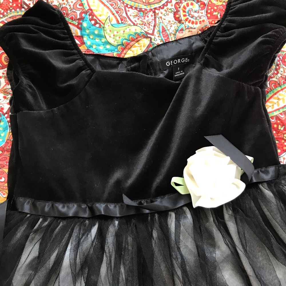 Dresses - Picture 2 of 4